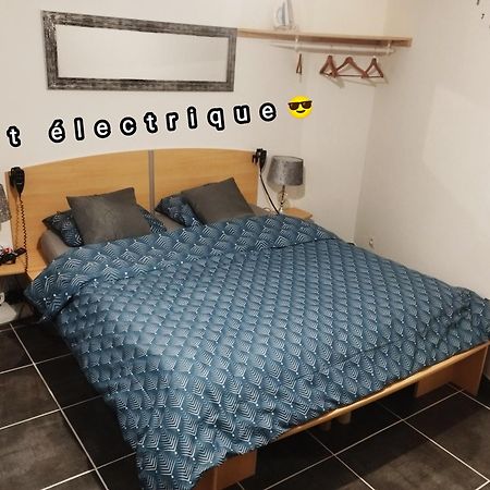 Appartement Avec Cour Plein Centre ฟัว ภายนอก รูปภาพ