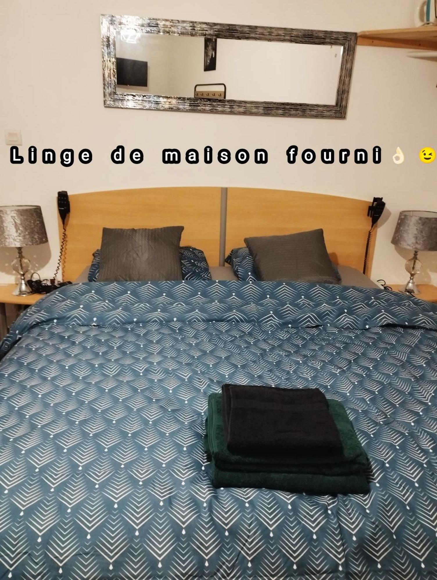 Appartement Avec Cour Plein Centre ฟัว ภายนอก รูปภาพ