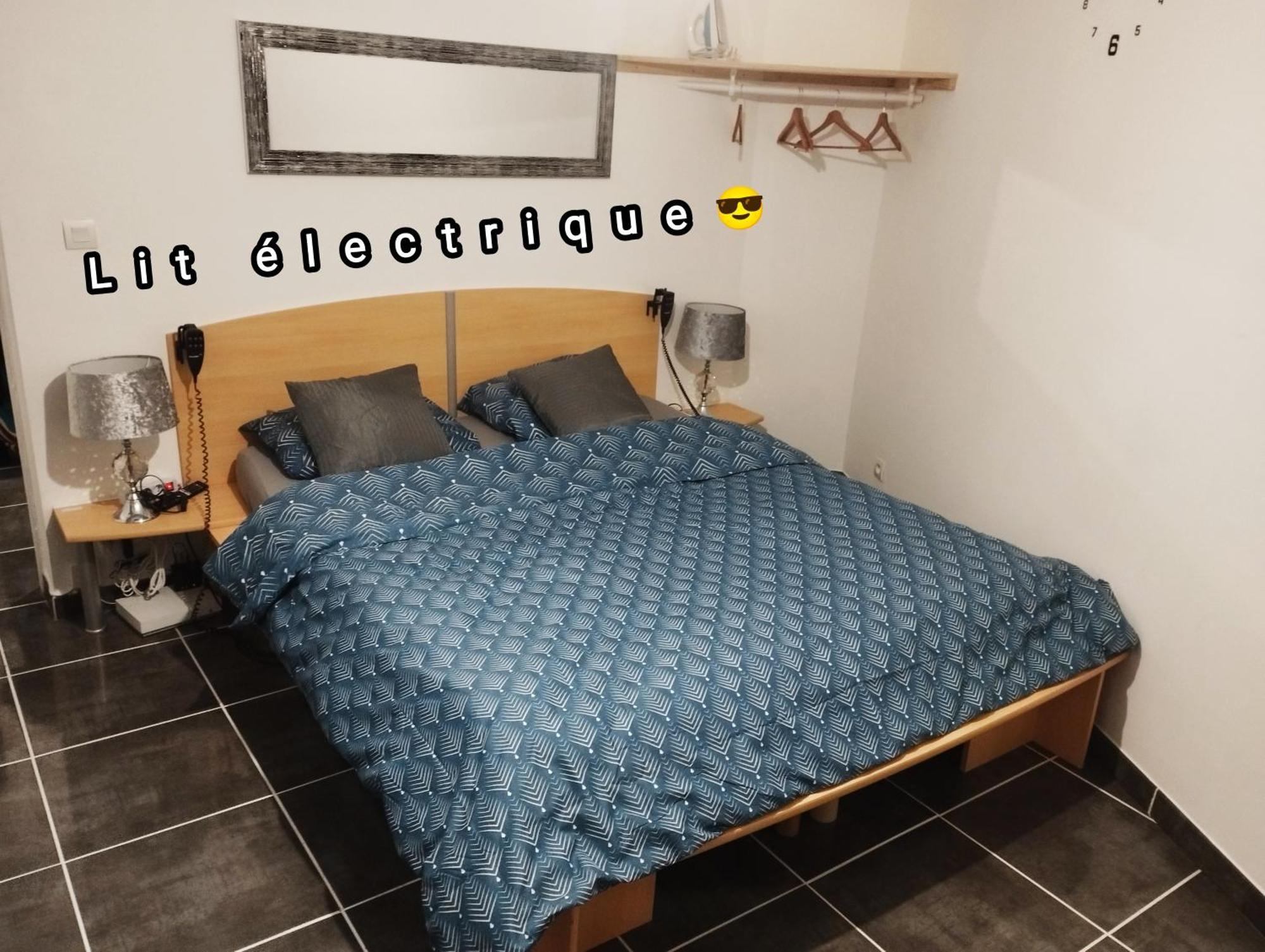 Appartement Avec Cour Plein Centre ฟัว ภายนอก รูปภาพ