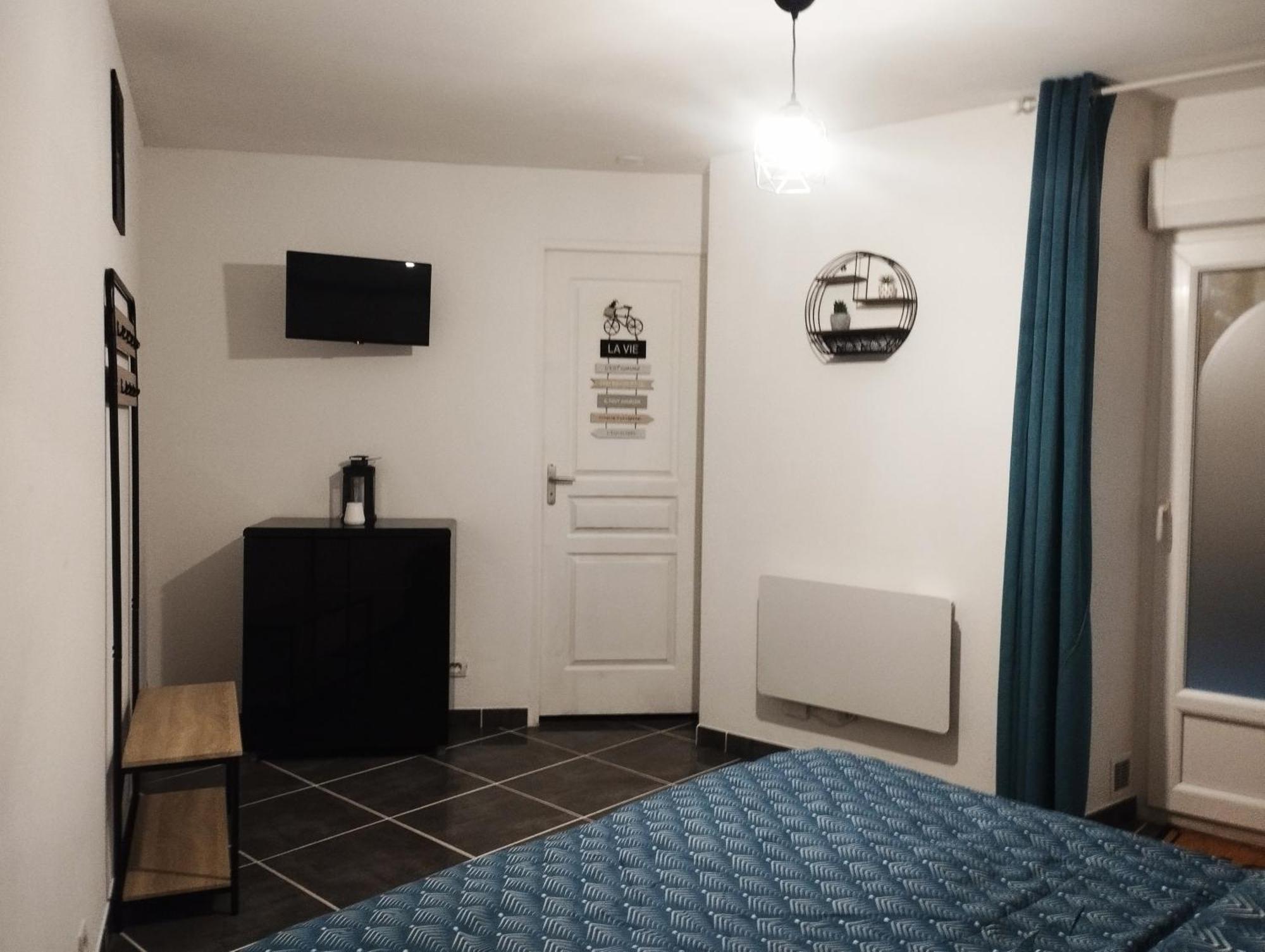 Appartement Avec Cour Plein Centre ฟัว ภายนอก รูปภาพ